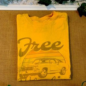 Vintage tee 🚎💛